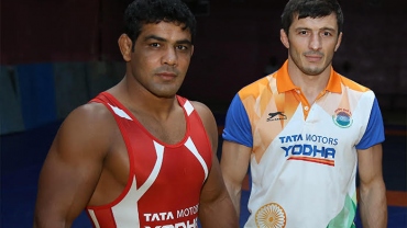 World Wrestling: Yogeshwar stands by Sushil says his experience will help