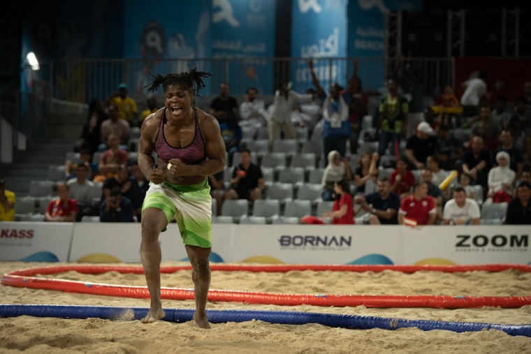 Blessing ONYEBUCH (NGR) celebrates after defeating Zsanett NEMETH (HUN) in the over 70kg finals.