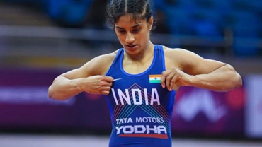 Vinesh including 4 Indian girls in line for bronze tonite after disappointing morning show on Day 4