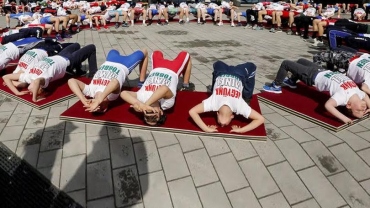 Coronavirus scare notwithstanding, Hungarian Wrestling Federation organizes flashmob to promote European Olympic Qualifiers
