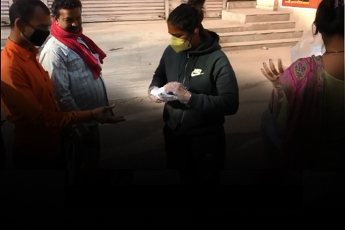 Babita Phogat distributes food to people amid Coronavirus lockdown; Watch Video