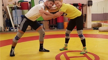 Wrestling News: Bruises, borrowed mat and training with husband at mother-in-law’s gym: World medallist Aline Focken new normal amid COVID-19