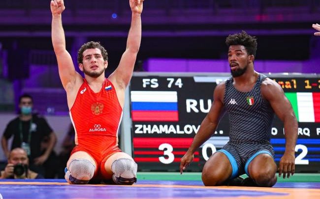 Russia claim four freestyle wrestling golds at Individual WC